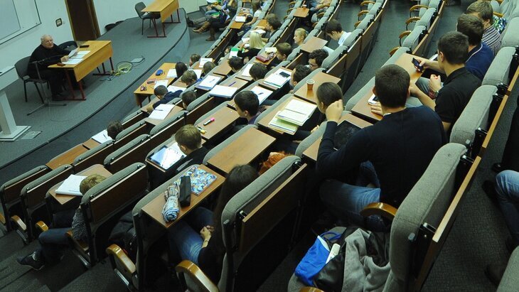 Минобрнауки РФ должно пресечь мошенничество при тестировании мигрантов в вузах – Володин