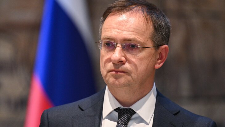 Мединский заявил, что готов поговорить с генсеком НАТО о Малороссии и Войске Запорожском