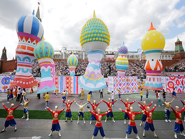 Как проходит праздник в москве. Ярмарка на день города Москва. День города Москвы оформление.