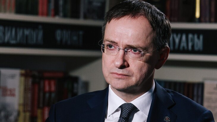 Мединский предложил Рютте изучить историю Украины по школьному учебнику