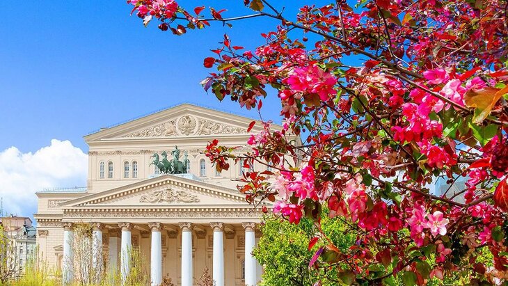 Собянин поздравил москвичей с Днем весны и труда