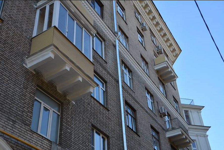 Историческое здание отремонтировали на улице Маршала Василевского 