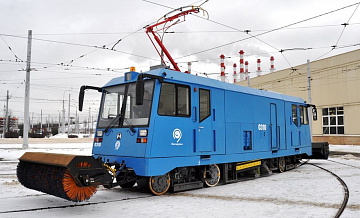 Новый трамвай-снегоочиститель проходит тестовые испытания в СЗАО