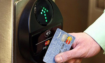 Турникеты с возможностью оплаты проезда картами установят в метро в СЗАО