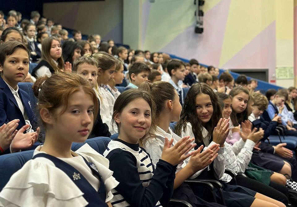 В школе №1409 поговорили на тему «100-летие со Дня рождения Зои Космодемьянской»