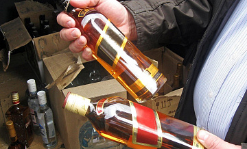 Контрафактный алкоголь на 2,5 млн рублей изъяли в СЗАО