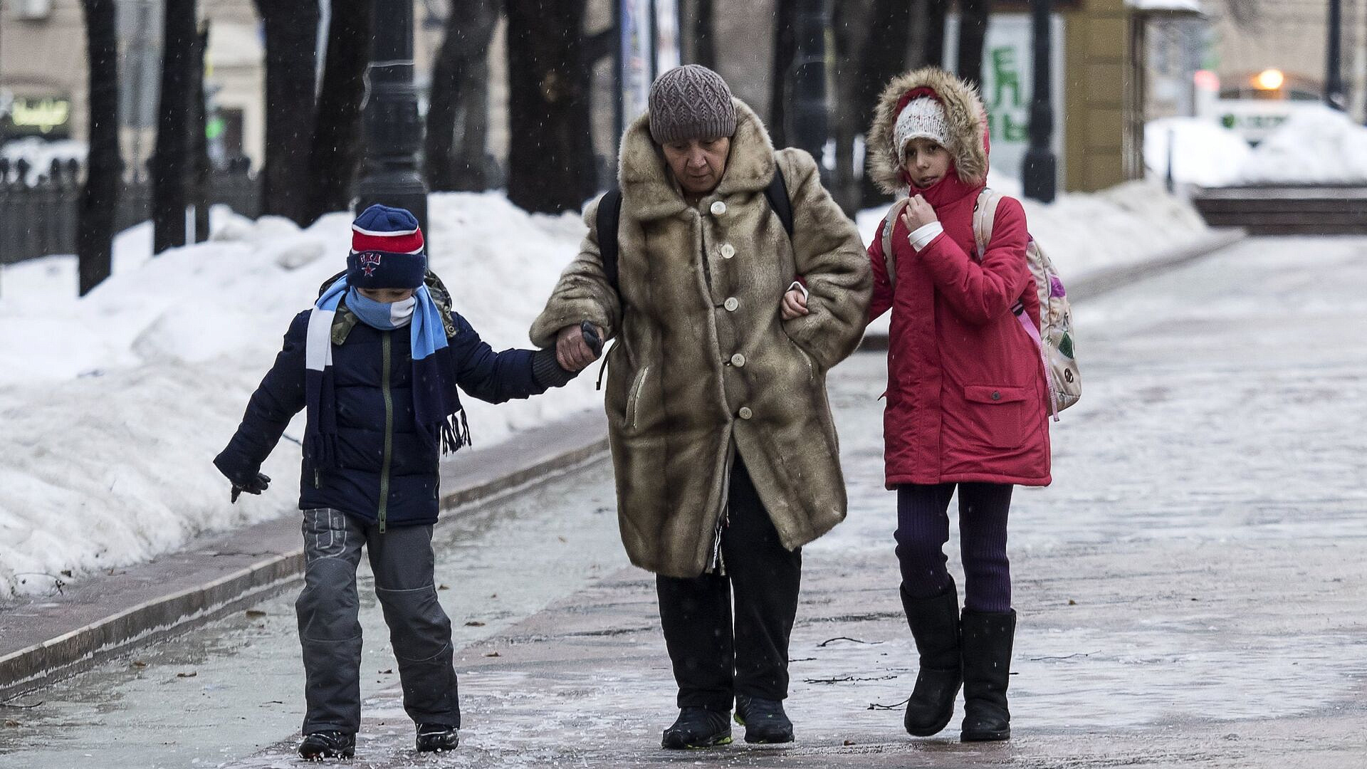 Желтый уровень погодной. Гололед в Москве.