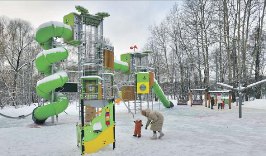 Новые детские городки появились в парке «Покровское-Стрешнево»