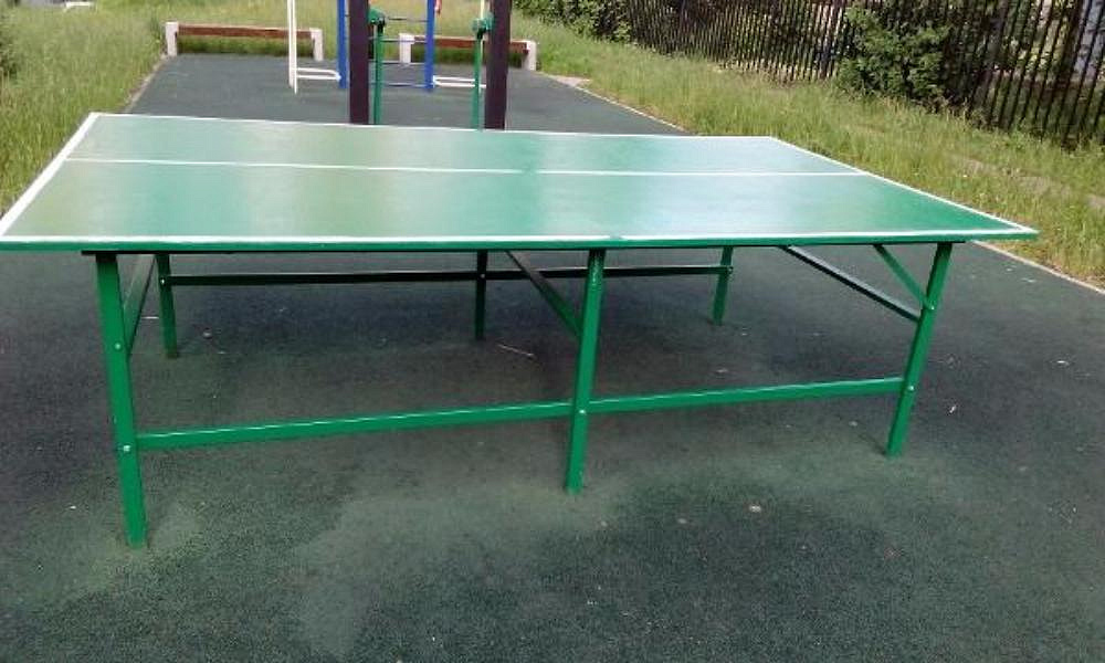 На спортплощадке в Митине отремонтировали теннисный стол