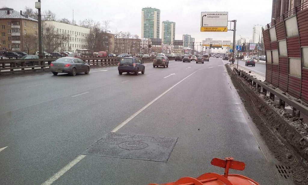 На проспекте Маршала Жукова в районе Хорошево-Мневники оперативно отремонтировали участок дороги