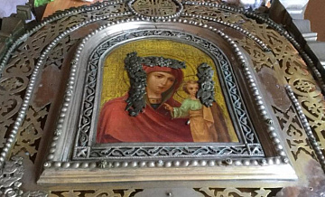 Специалисты Третьяковки реставрируют иконы в куркинском храме