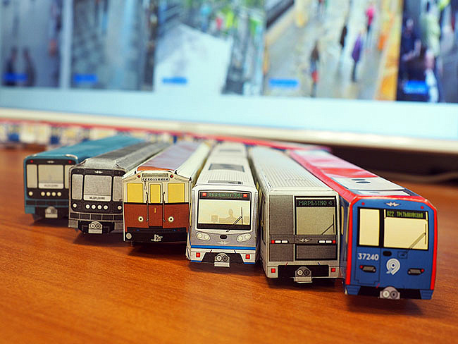 Московский метрополитен выпустил 70 тысяч бумажных моделей поездов