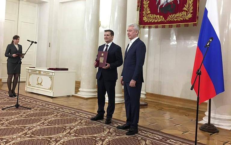 Ильичева поздравила Хасавова с наградой мэра Москвы