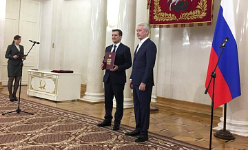 Ильичева поздравила Хасавова с наградой мэра Москвы
