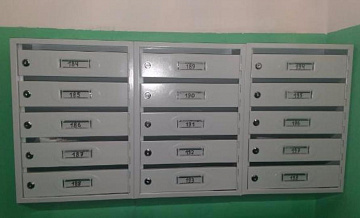 В подъезде дома в проезде Стратонавтов установлены новые почтовые ящики
