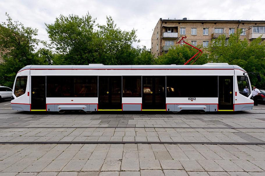 На улице Твардовского было нарушено движение трамваев